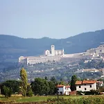 Casa Kennedy Assisi Views, 2 Baths & Easy Parking *