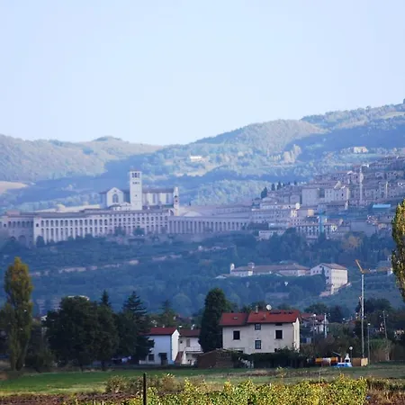 Casa Kennedy Assisi Views, 2 Baths & Easy Parking Apartmán