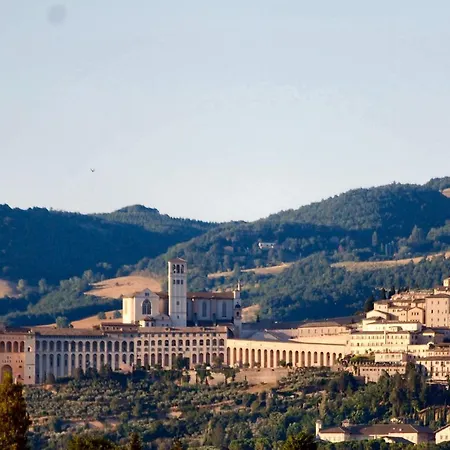 Casa Kennedy Assisi Views, 2 Baths & Easy Parking *