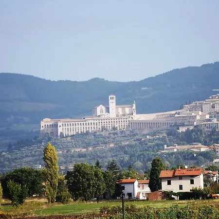 Casa Kennedy Assisi Views, 2 Baths & Easy Parking *