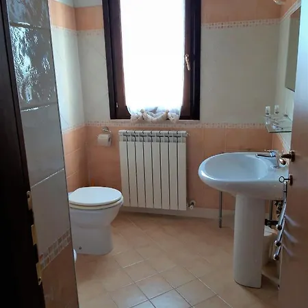 Casa Kennedy Assisi Views, 2 Baths & Easy Parking