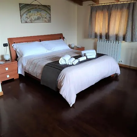 Casa Kennedy Assisi Views, 2 Baths & Easy Parking *