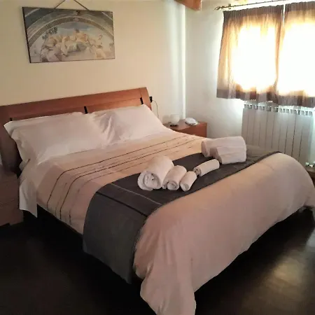 Casa Kennedy Assisi Views, 2 Baths & Easy Parking *