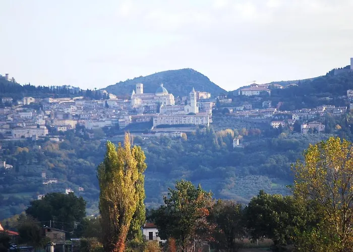 Casa Kennedy Assisi Views, 2 Baths & Easy Parking شقة