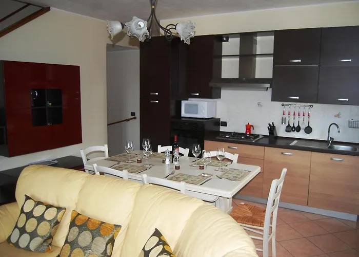 Casa Kennedy Assisi Views, 2 Baths & Easy Parking شقة