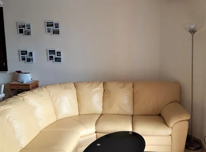 Casa Kennedy Assisi Views, 2 Baths & Easy Parking شقة