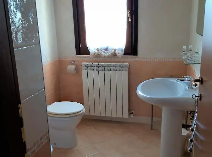 Casa Kennedy Assisi Views, 2 Baths & Easy Parking