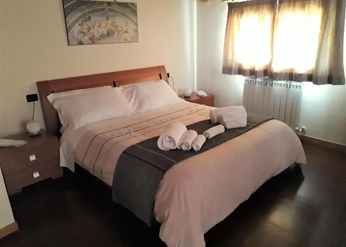 Casa Kennedy Assisi Views, 2 Baths & Easy Parking *